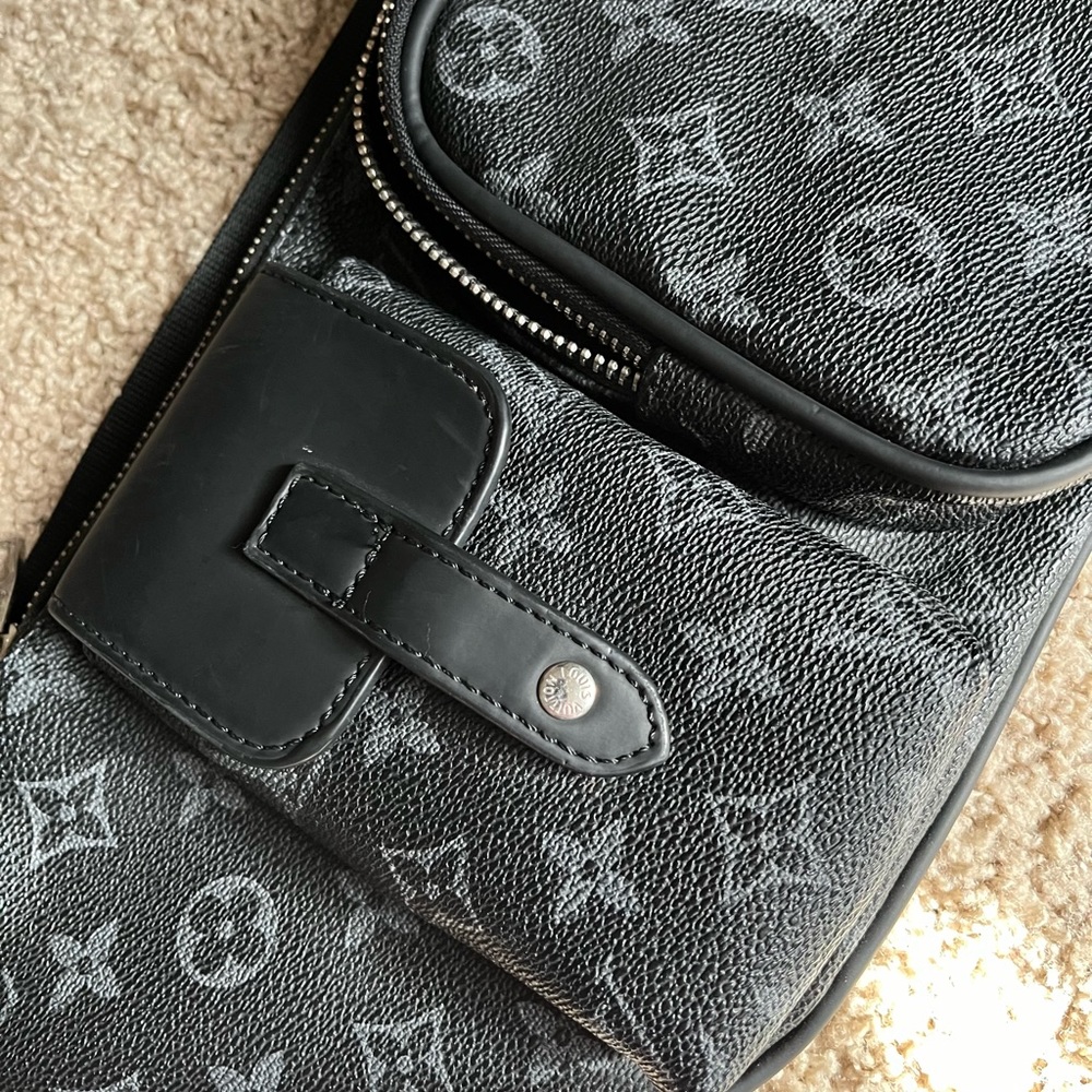 Louis Vuitton Crossbody bag with mobile pocket